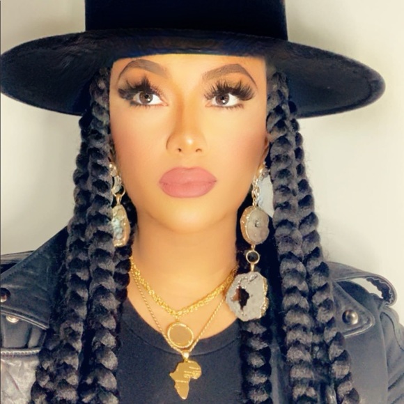 Meet your Posher, Chénoia - Picture 1 of 1